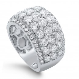 An 18k White Gold 5 Row Diamond Ring