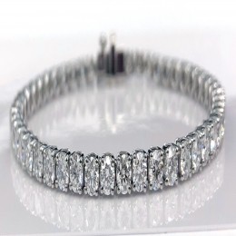 Platinum 10.10 carat tennis bracelet set with 42 round Russian-cut diamonds