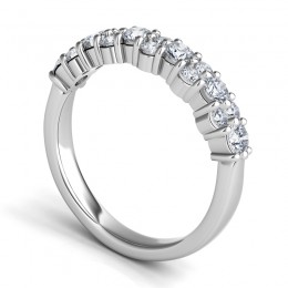 A Platinum Alternating Big / Small Royal Prong Diamond Ring