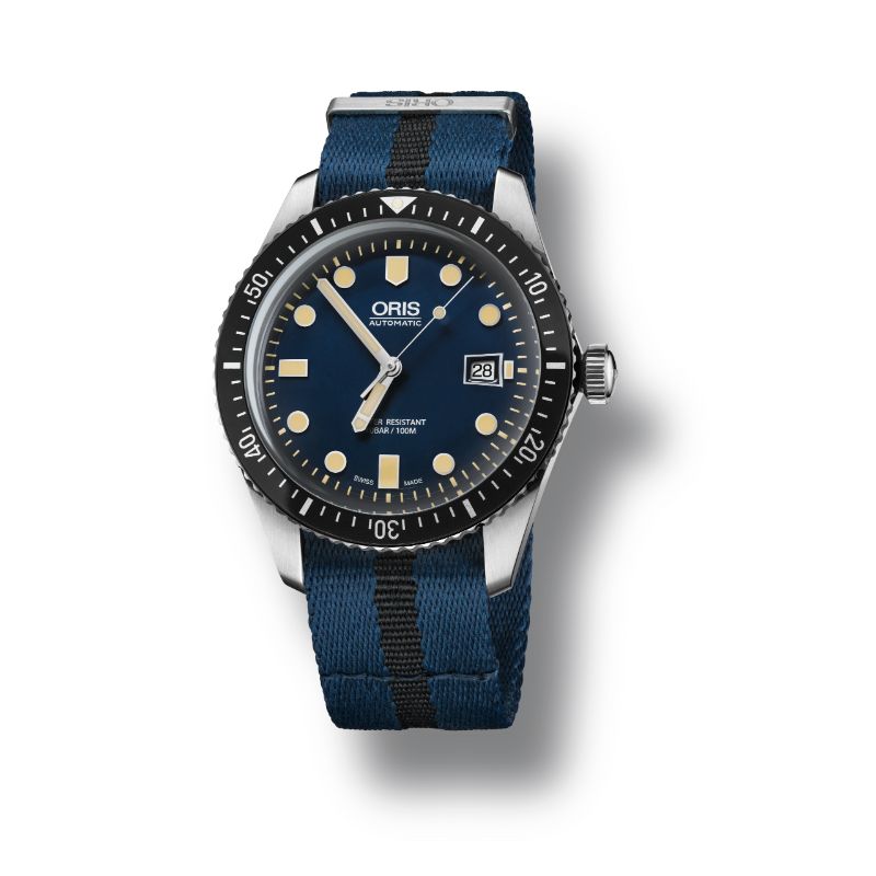 DIVERS SIXTY-FIVE