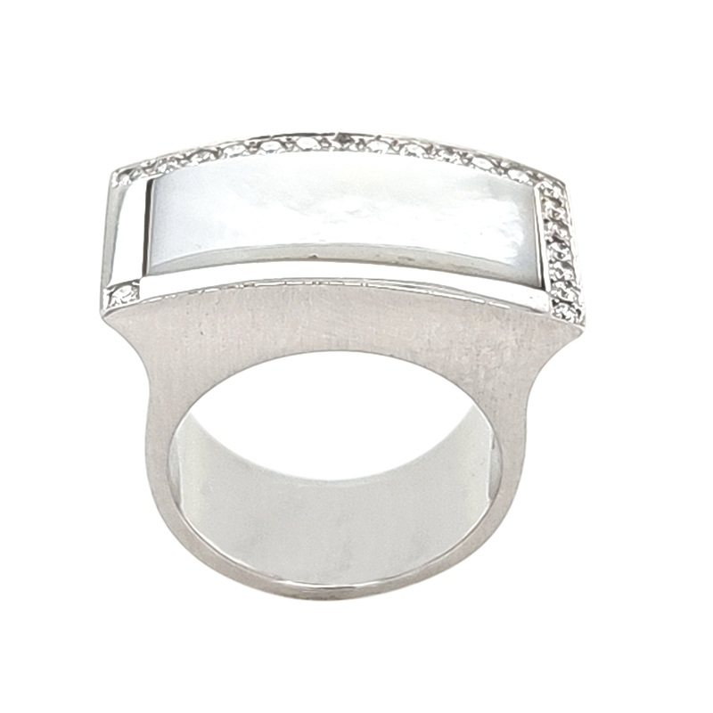 Matthia's & Claire 18k White Gold Ring