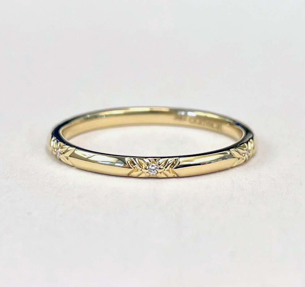 18k Yellow Gold Diamond Band