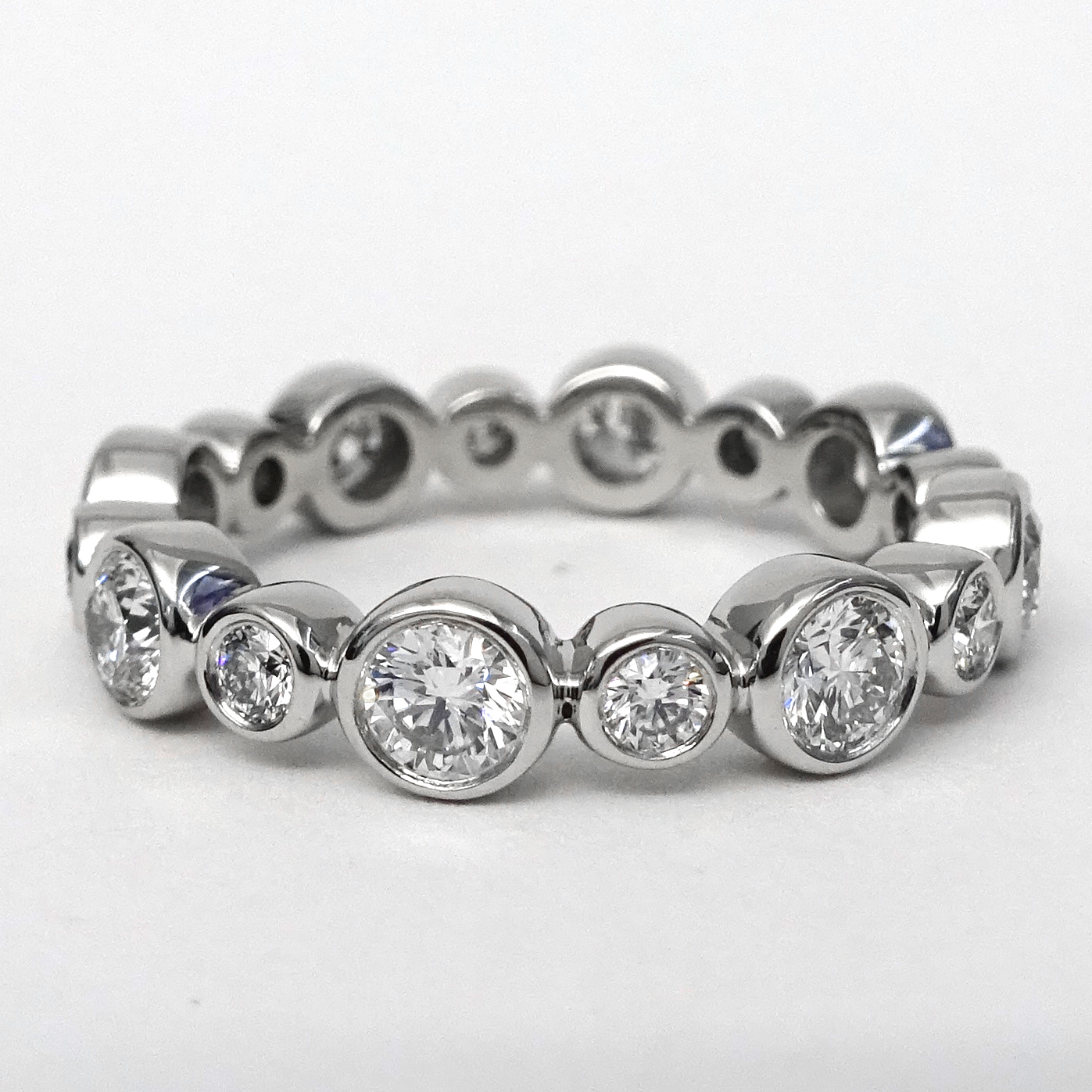 Platinum Alternating Bezel-set Eternity Band